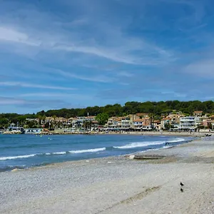 https://moutte.fr-provencehotel.com