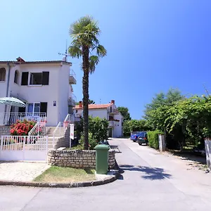 apartments-laguna-porec.in-istria.net/
